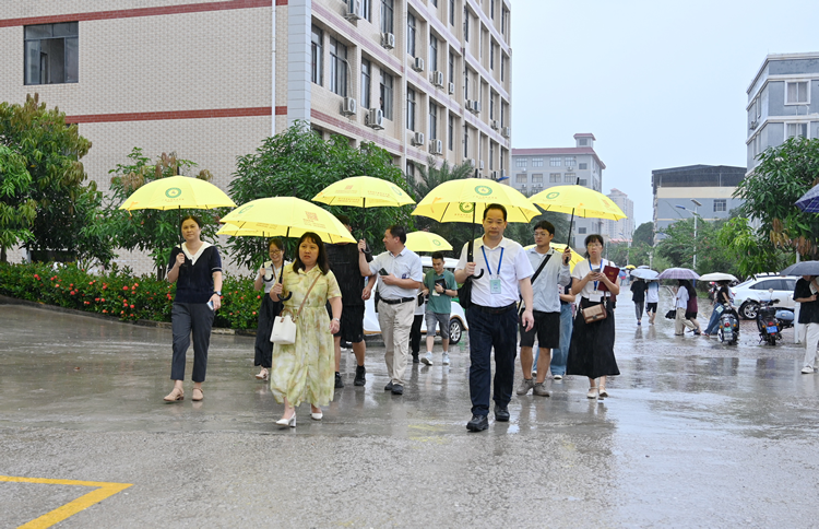 太阳集团8722com开展秋季学期开学前校园安全隐患